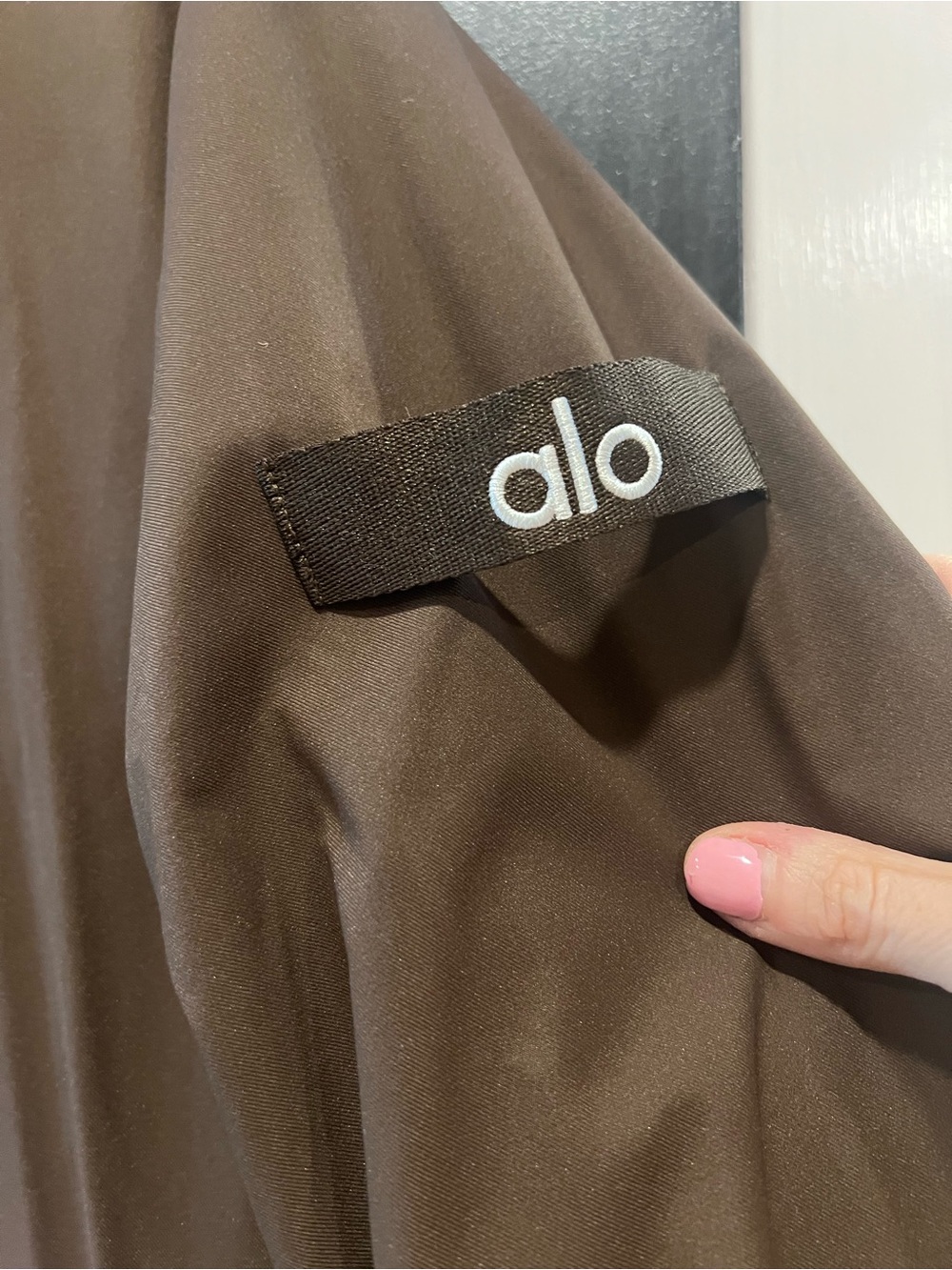 ALO Yoga Men's Dark Brown Trench Coat - Picture 3 of 7